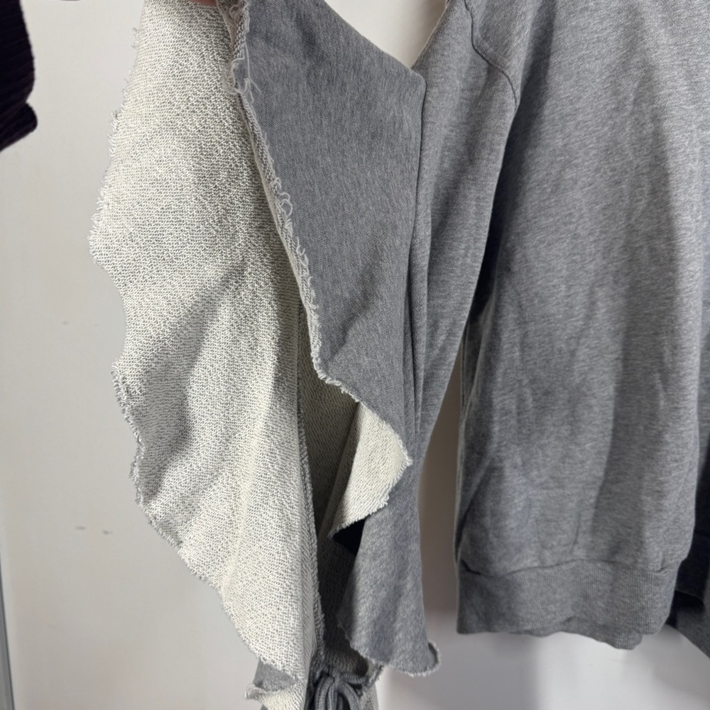 Free People Beach Grey Ruffle Sleeve Sweatshirt Top Size M Casual Cozy Pullover - Picture 5 of 11